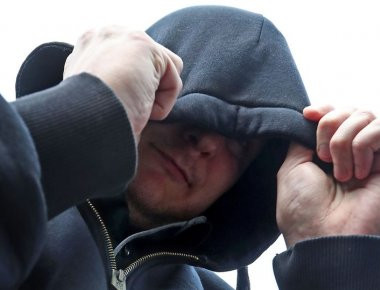 Αφεντικό ανέβαζε φωτογραφίες εργαζόμενης σε ιστοσελίδα ερωτικού περιεχομένου (φωτό)